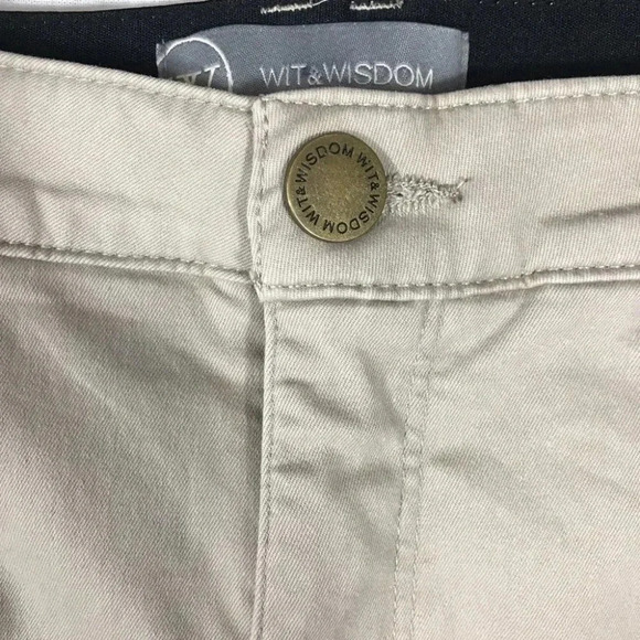 Wit & Wisdom  Ab-Solution Stretch Twill Shorts - Picture 5 of 13